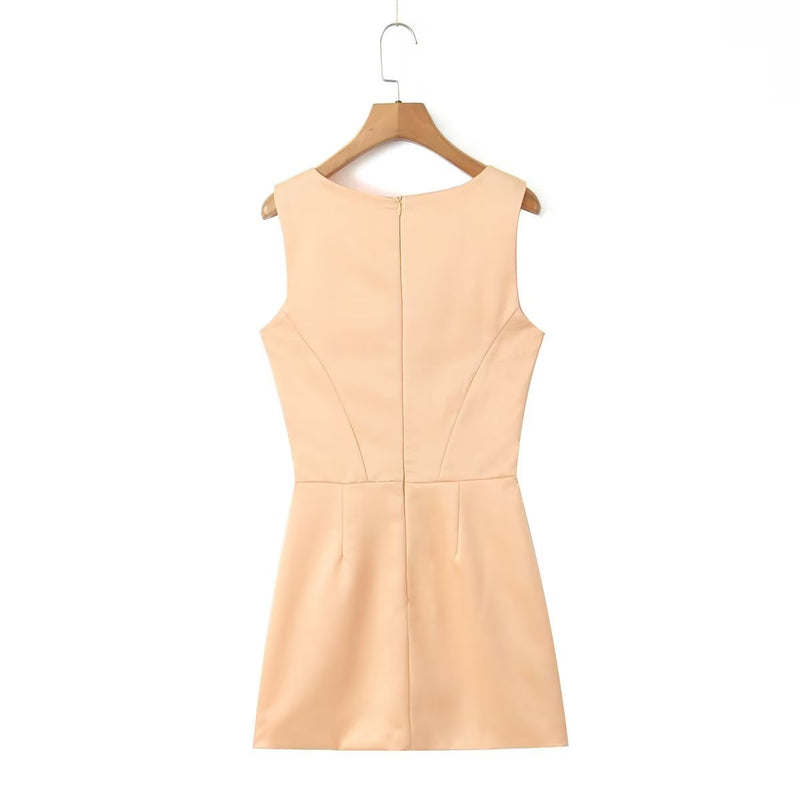 Polished Dress with an Effortless Classic Look