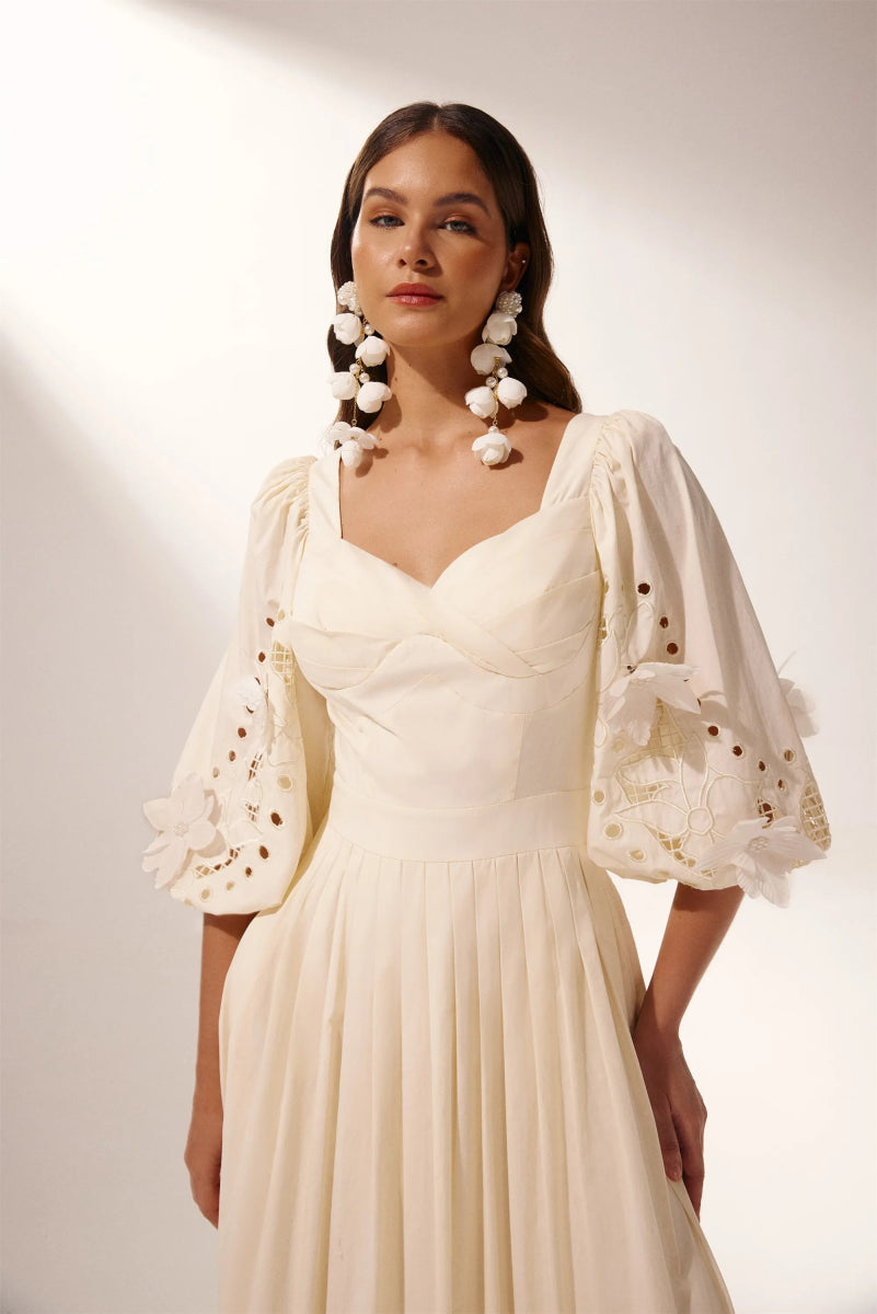 Beautifully Finished Dress in a Timeless Design