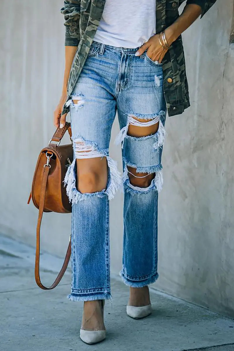 Effortlessly Elegant Pants with a Timeless Design
