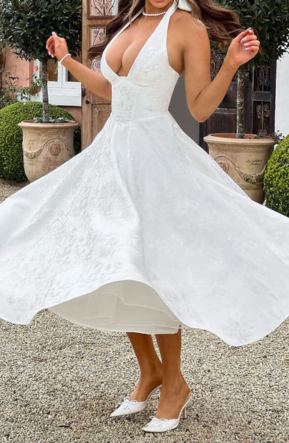 Polished Dress with an Effortless Classic Look