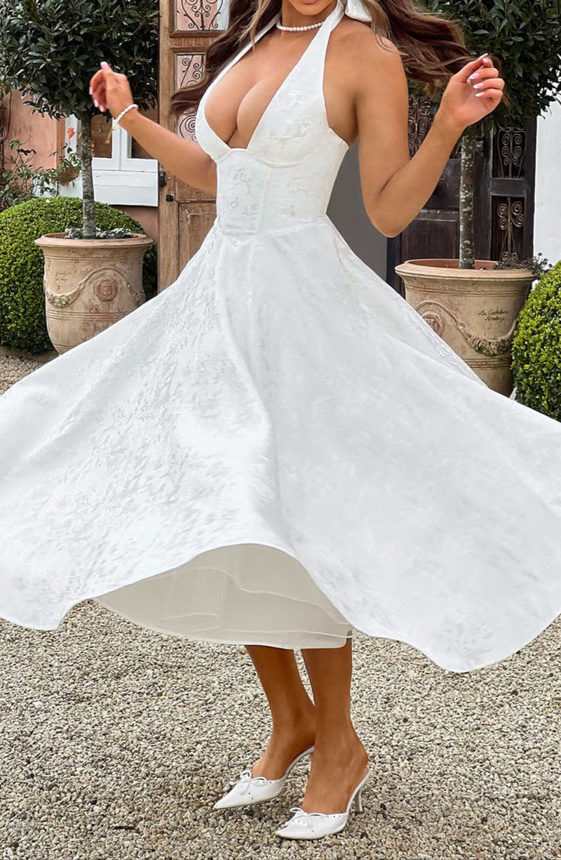 Polished Dress with an Effortless Classic Look
