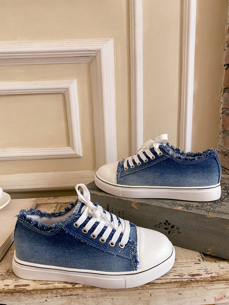 Elegantly Styled Sneakers for Everyday Wear