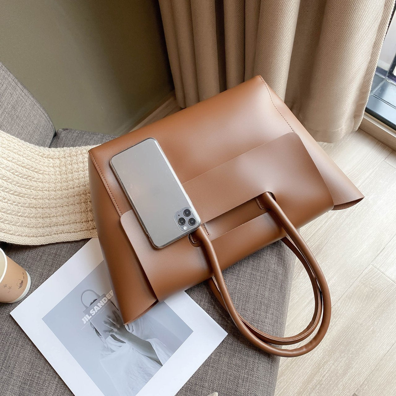 Well Tailored Bag with a Graceful Silhouette