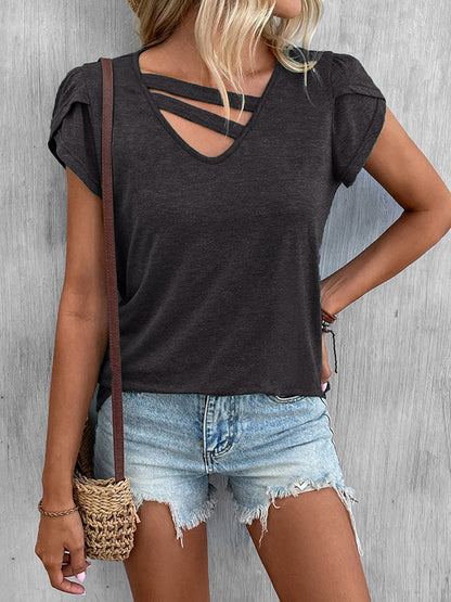 Effortlessly Elegant T-Shirt with a Timeless Design