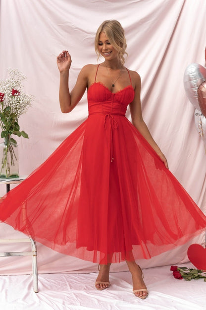 Gracefully Styled Dress for Any Occasion