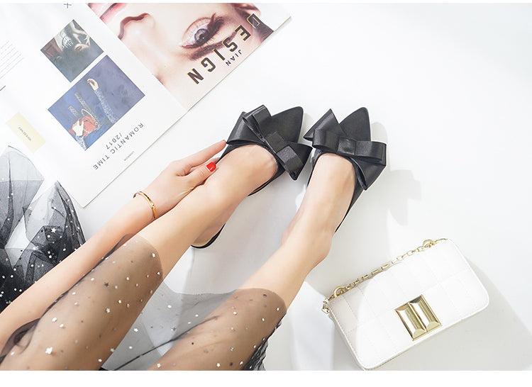 Effortlessly Elegant Garment with a Timeless Design