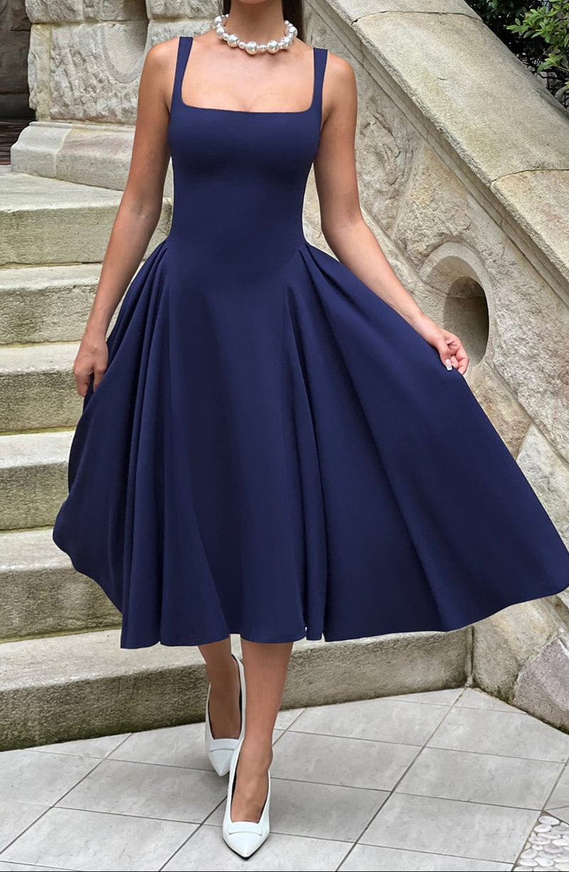 Well Tailored Dress with a Graceful Silhouette