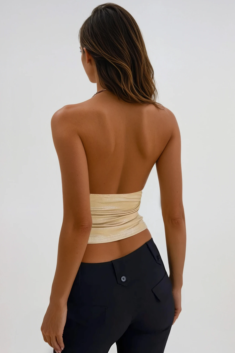 Well Tailored Top with a Graceful Silhouette
