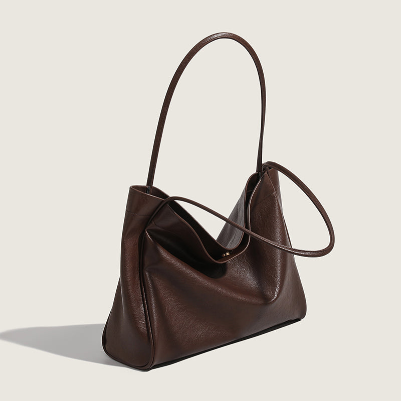 Beautifully Finished Bag in a Timeless Design