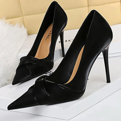 Beautifully Finished Heels in a Timeless Design