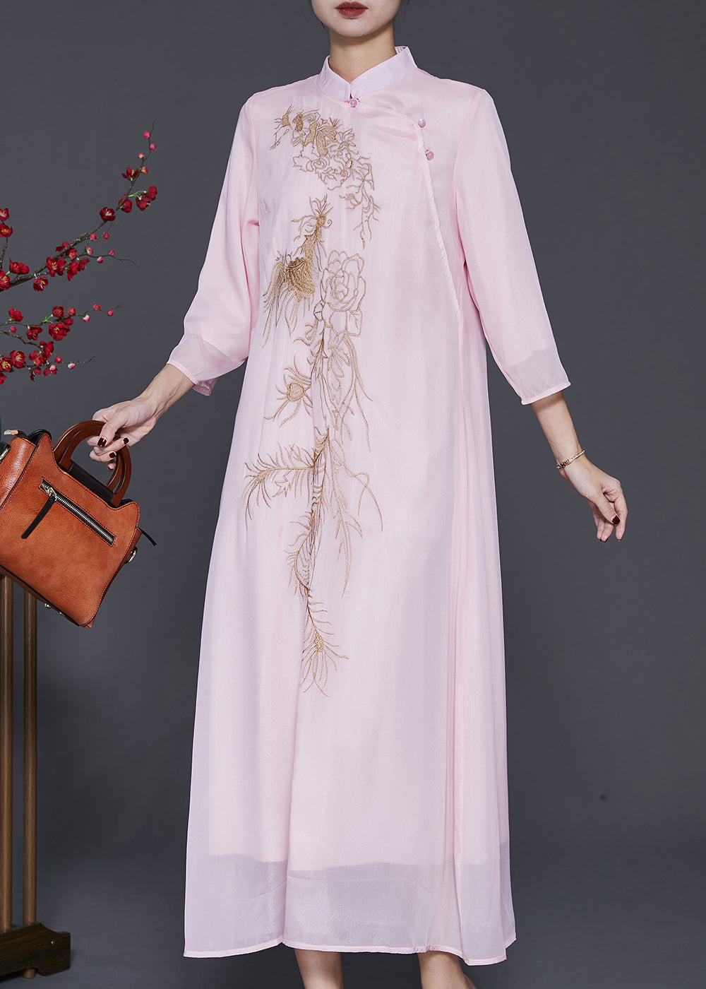 Well Tailored Dress with a Graceful Silhouette