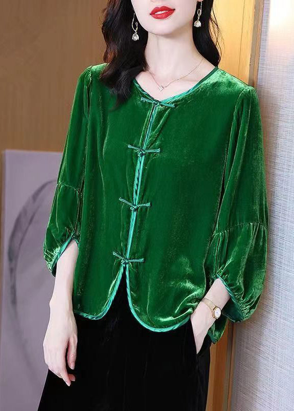Classic Vintage Top with a Flattering Fit