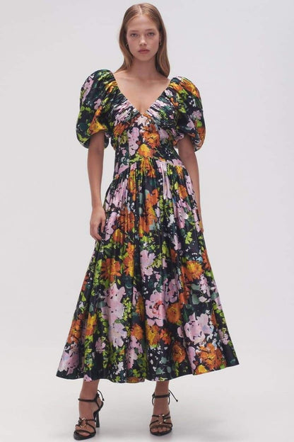 Classic Vintage Dress with a Flattering Fit