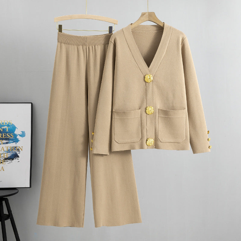 Well Tailored Cardigan with a Graceful Silhouette