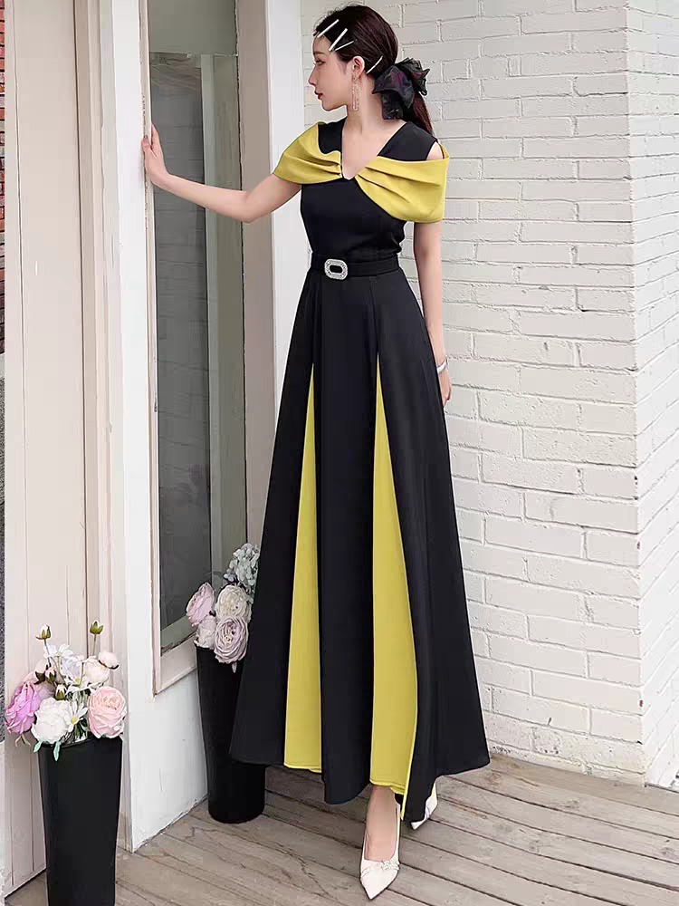 Classic Vintage & Enduringly Stylish Dress