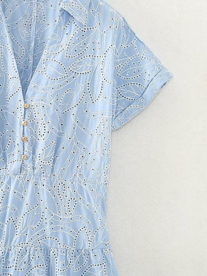 Effortlessly Elegant Dress with a Timeless Design