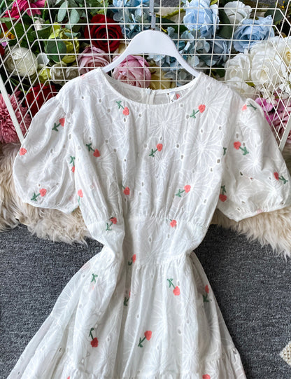Beautifully Finished Dress in a Timeless Design