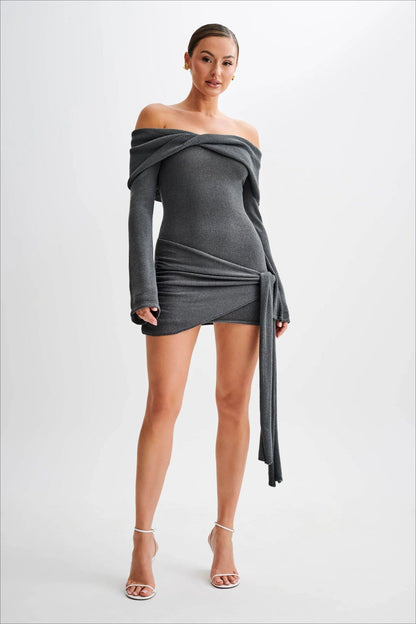 Well Tailored Sweater with a Graceful Silhouette