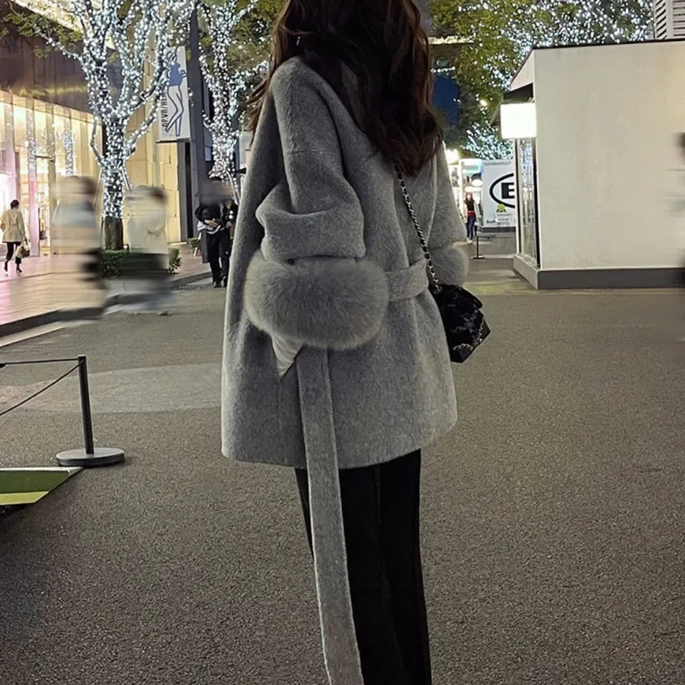 Effortlessly Elegant Coat with a Timeless Design