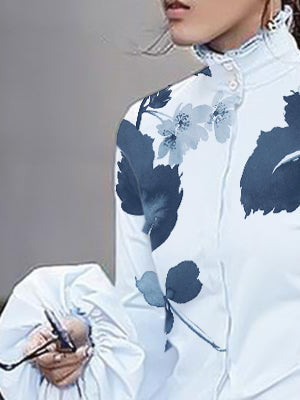Well Tailored Blouse with a Graceful Silhouette