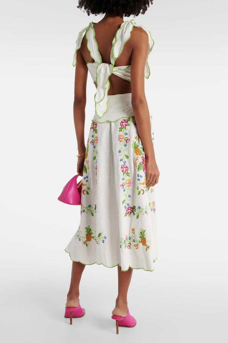 Gracefully Styled Dress for Any Occasion