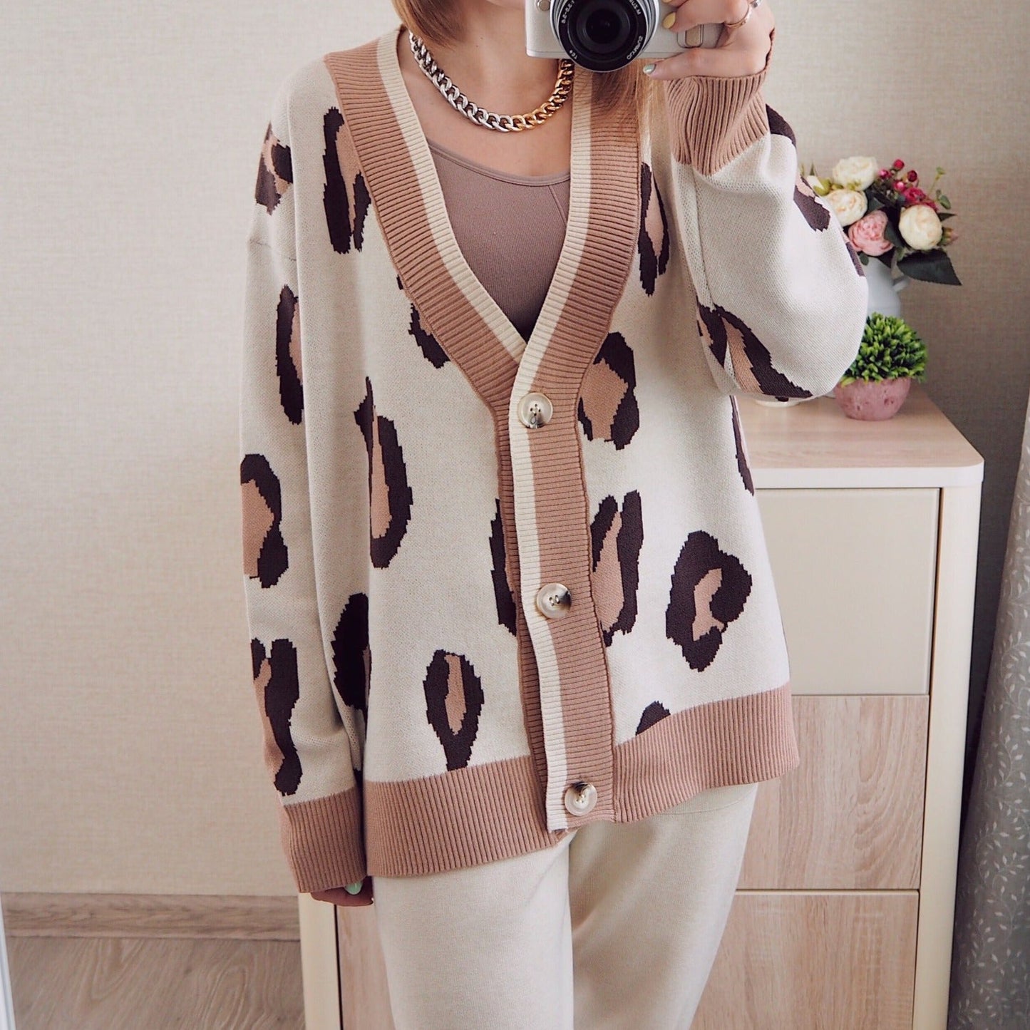 Gracefully Styled Cardigan for Any Occasion