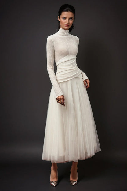 Beautifully Finished Dress in a Timeless Design