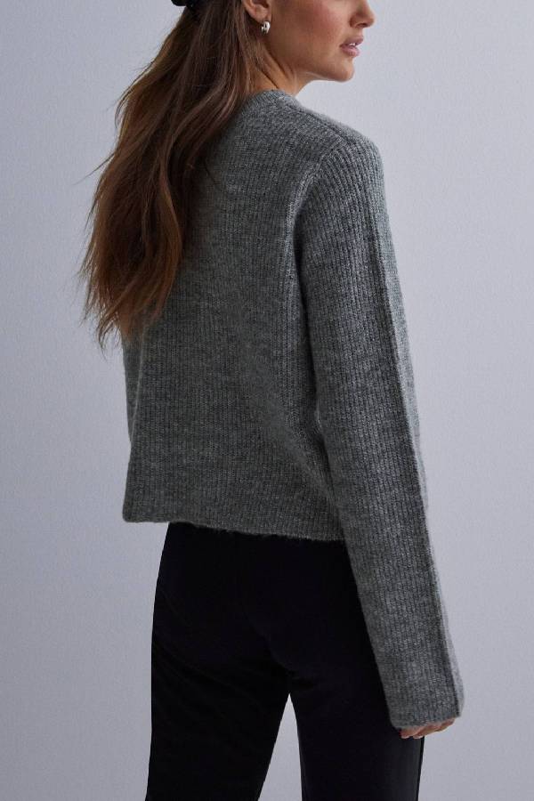 Gracefully Styled Garment for Any Occasion