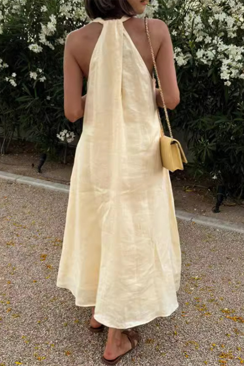 Beautifully Finished Dress in a Timeless Design