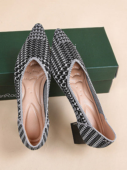 Effortlessly Elegant Shoes with a Timeless Design