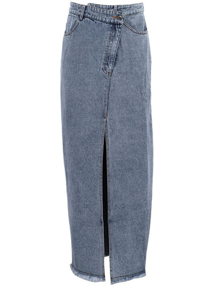 Effortlessly Elegant Garment with a Timeless Design