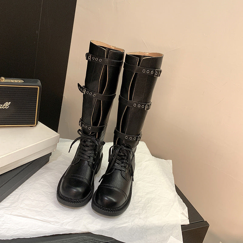 Effortlessly Elegant Boots with a Timeless Design