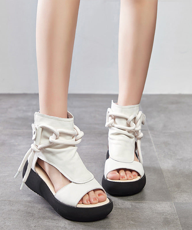 Well Tailored Sandals with a Graceful Silhouette