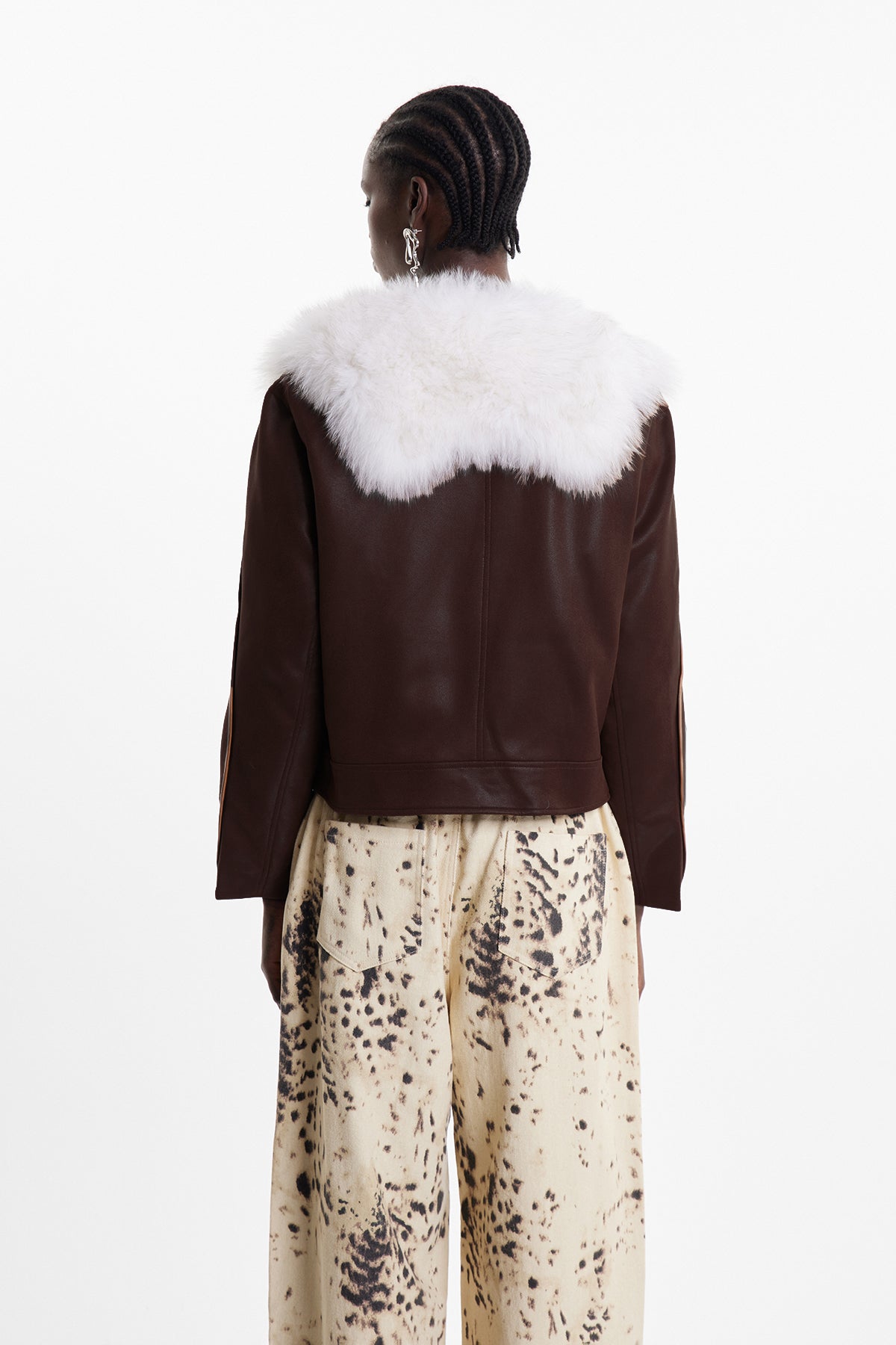Well Tailored Jacket with a Graceful Silhouette