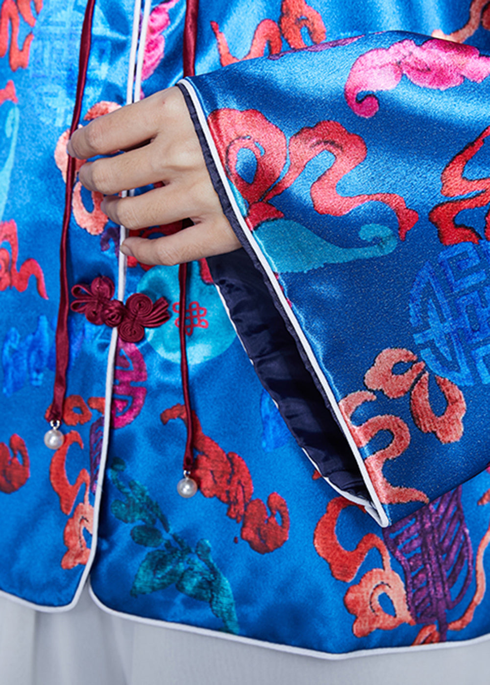 Beautifully Finished Coat in a Timeless Design