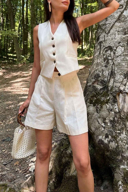 Effortlessly Elegant Garment with a Timeless Design