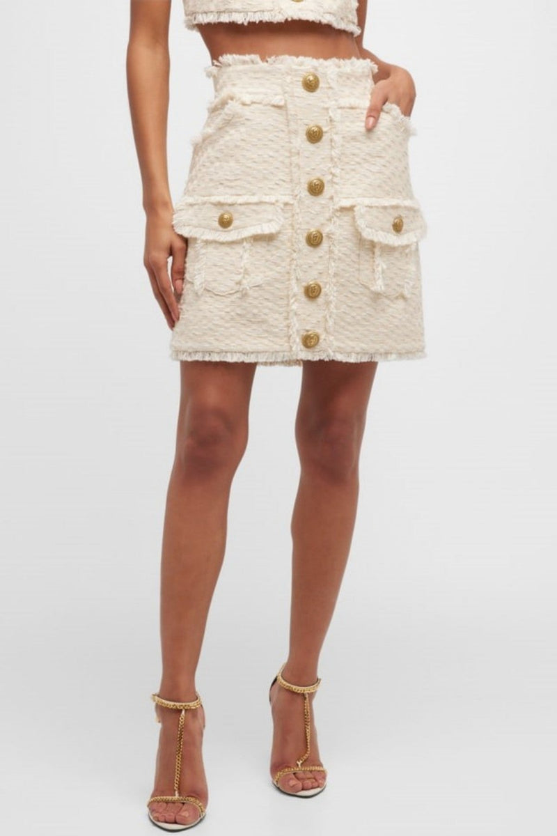 Beautifully Finished Top in a Timeless Design