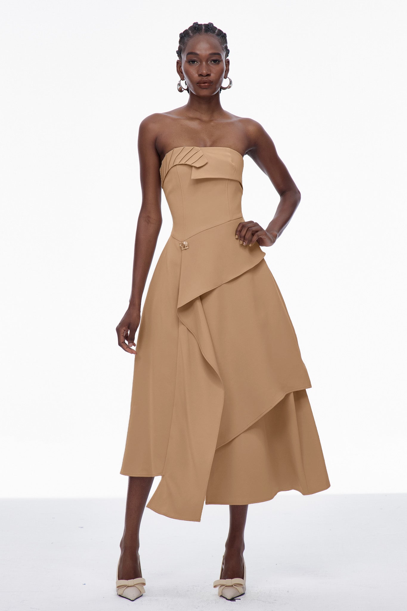 Well Tailored Dress with a Graceful Silhouette