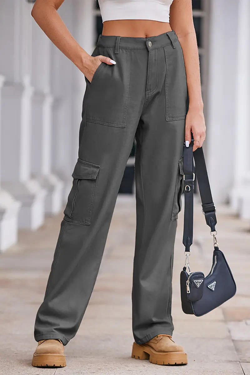 Effortlessly Elegant Pants with a Timeless Design