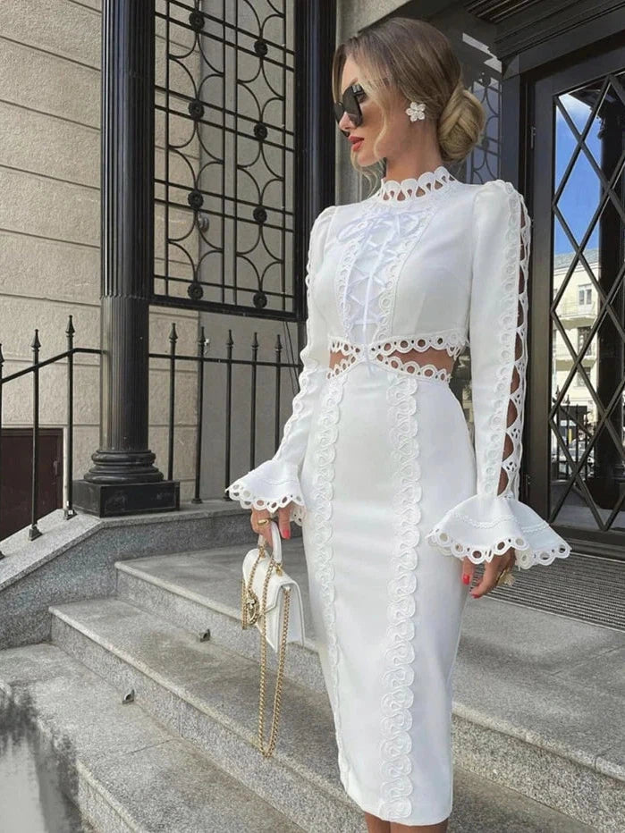 Well Tailored Dress with a Graceful Silhouette