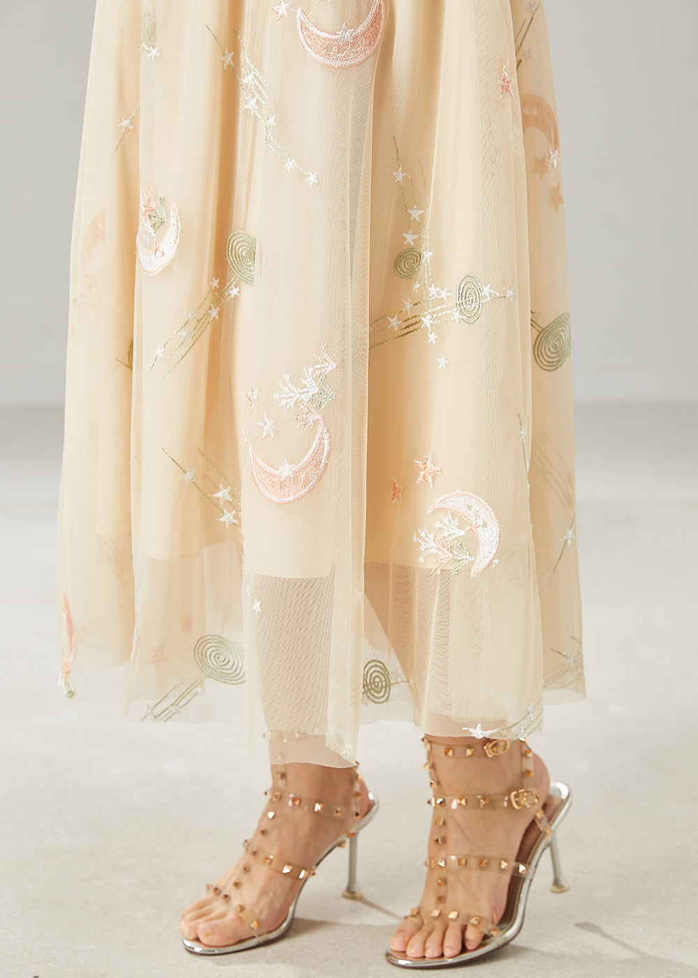 Well Tailored Garment with a Graceful Silhouette