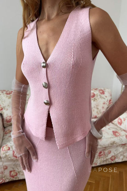 Well Tailored Garment with a Graceful Silhouette
