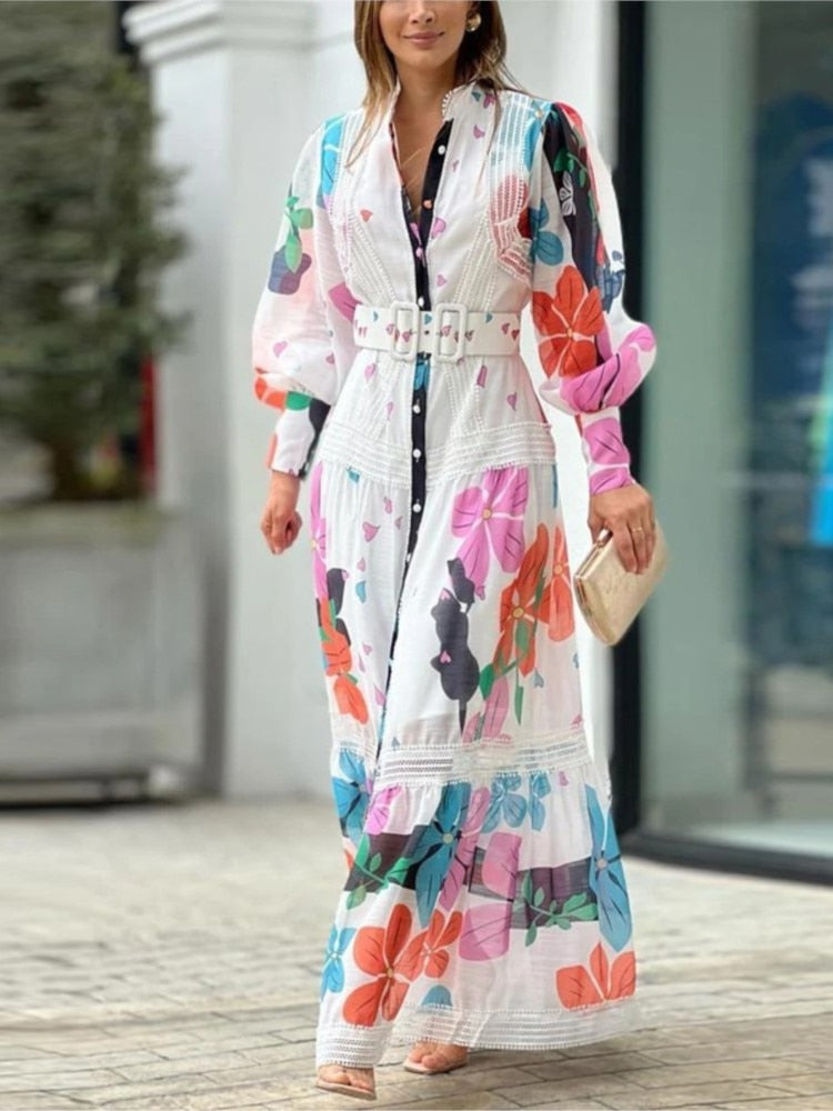 Classic Vintage Dress with a Flattering Fit