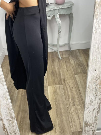 Polished Trousers with an Effortless Classic Look