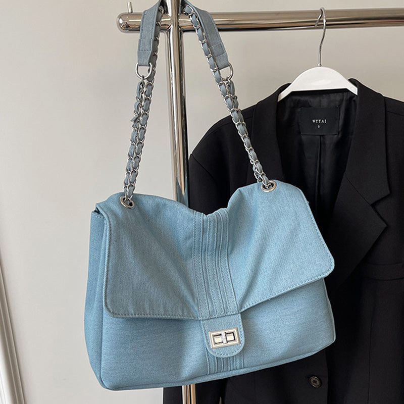 Classic Vintage Bag with a Flattering Fit