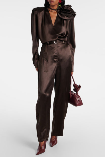 Well Tailored Pants with a Graceful Silhouette