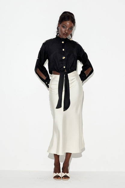 Effortlessly Elegant Shirt with a Timeless Design