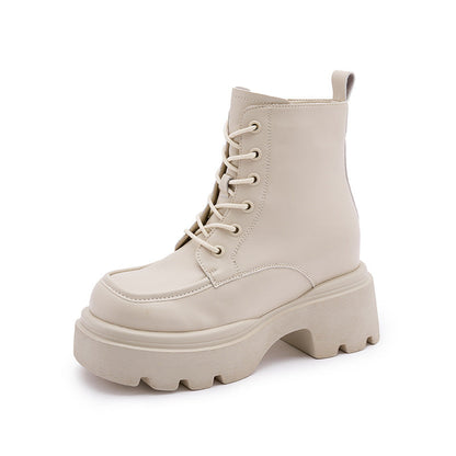 Well Tailored Shoes with a Graceful Silhouette