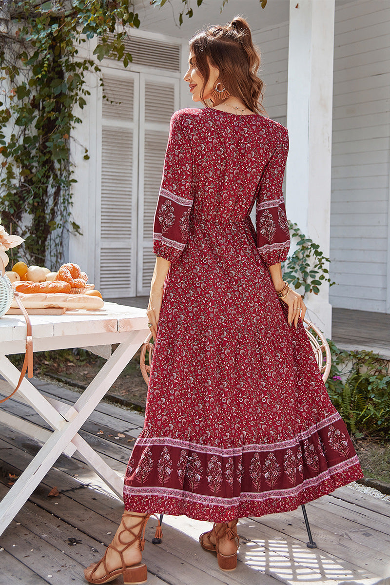 Effortlessly Elegant Dress with a Timeless Design