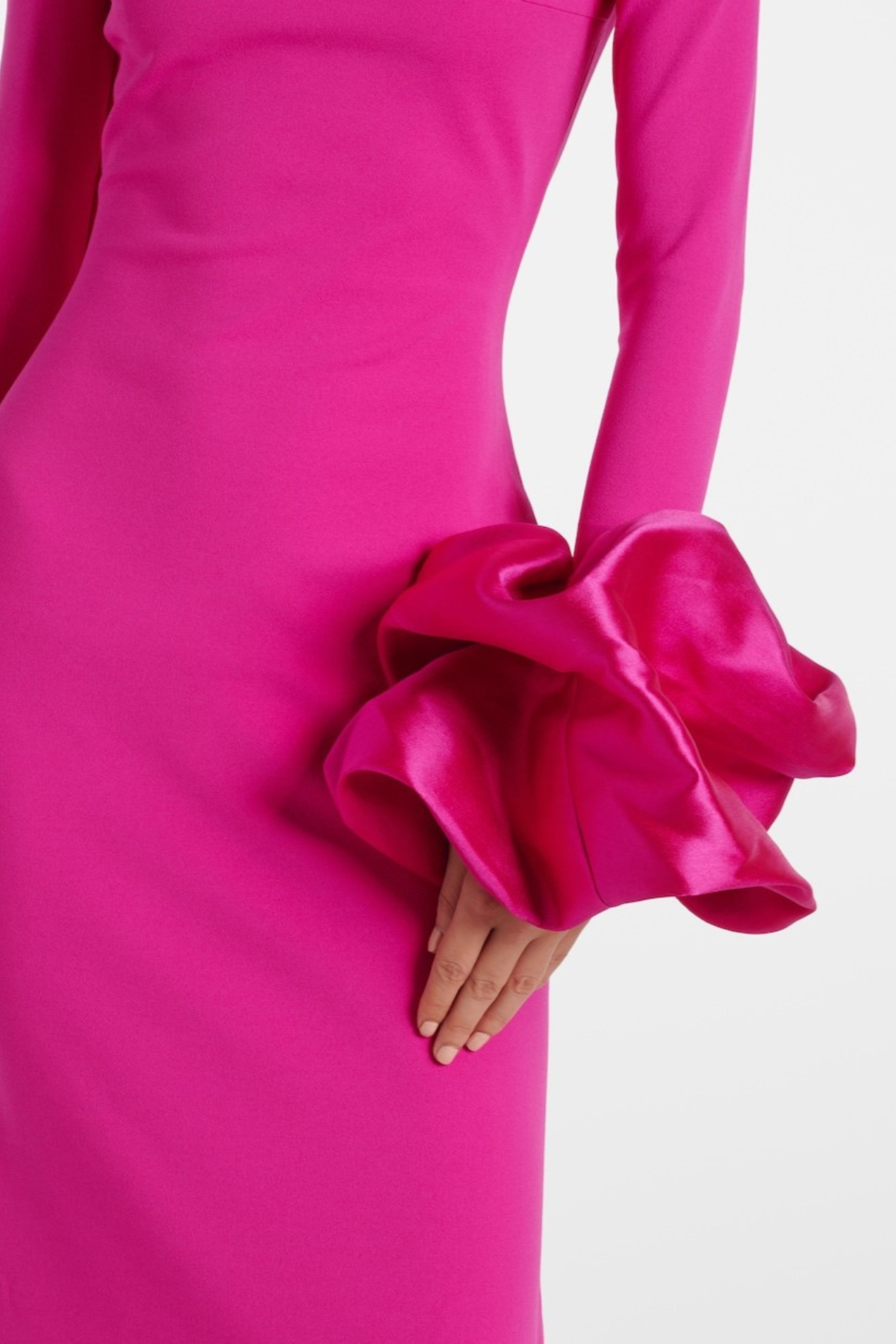 Well Tailored Dress with a Graceful Silhouette